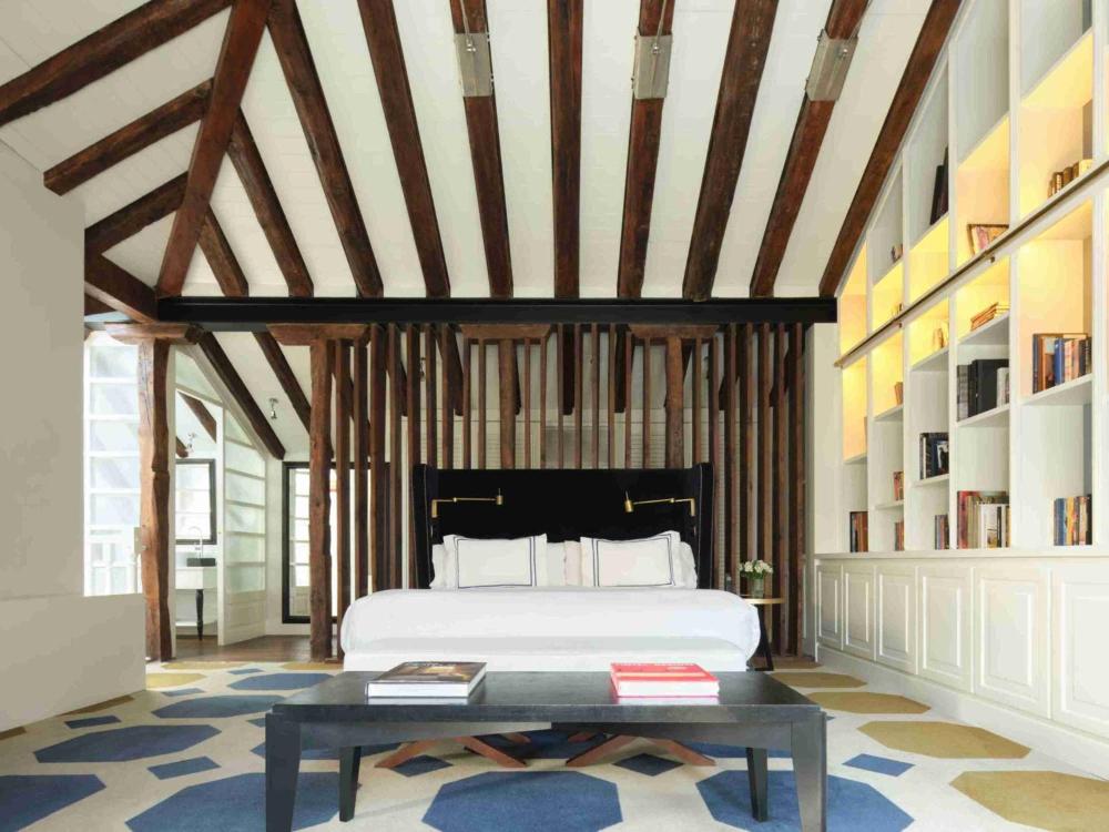 Suitheart  interior